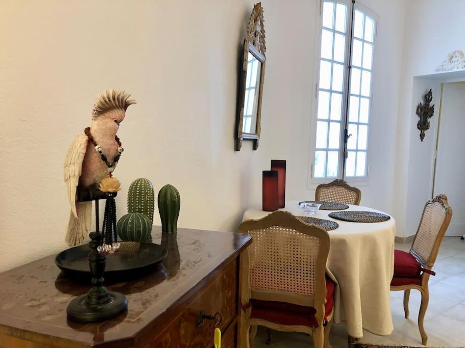 Ulysse, Appartement Spacieux Au Centre Historique D'Uzes En Rez-De-Chaussee Avec Exterieur, Proche Parking Des Marroniers Esterno foto